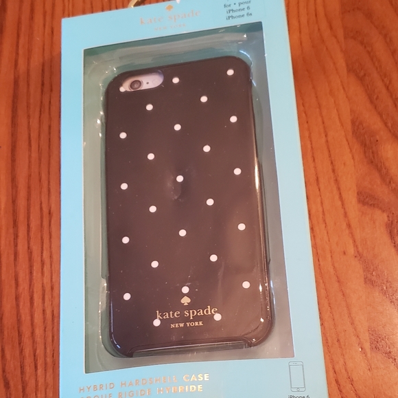 kate spade Accessories - Kate Spade black/white dots hardshell iPhone 6 case - NEW